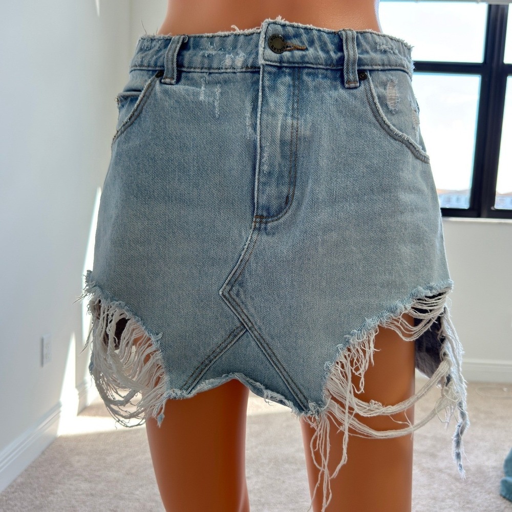 Rolla's Claudia Skirt Light Wash Distressed High Rise Denim Mini Skirt Size 26